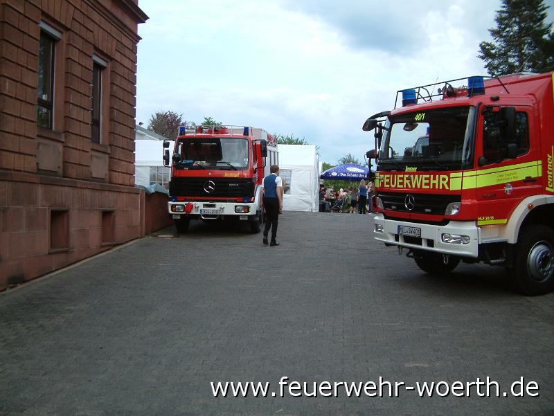 2012.04.30 Maibaumaufstellung 004.JPG